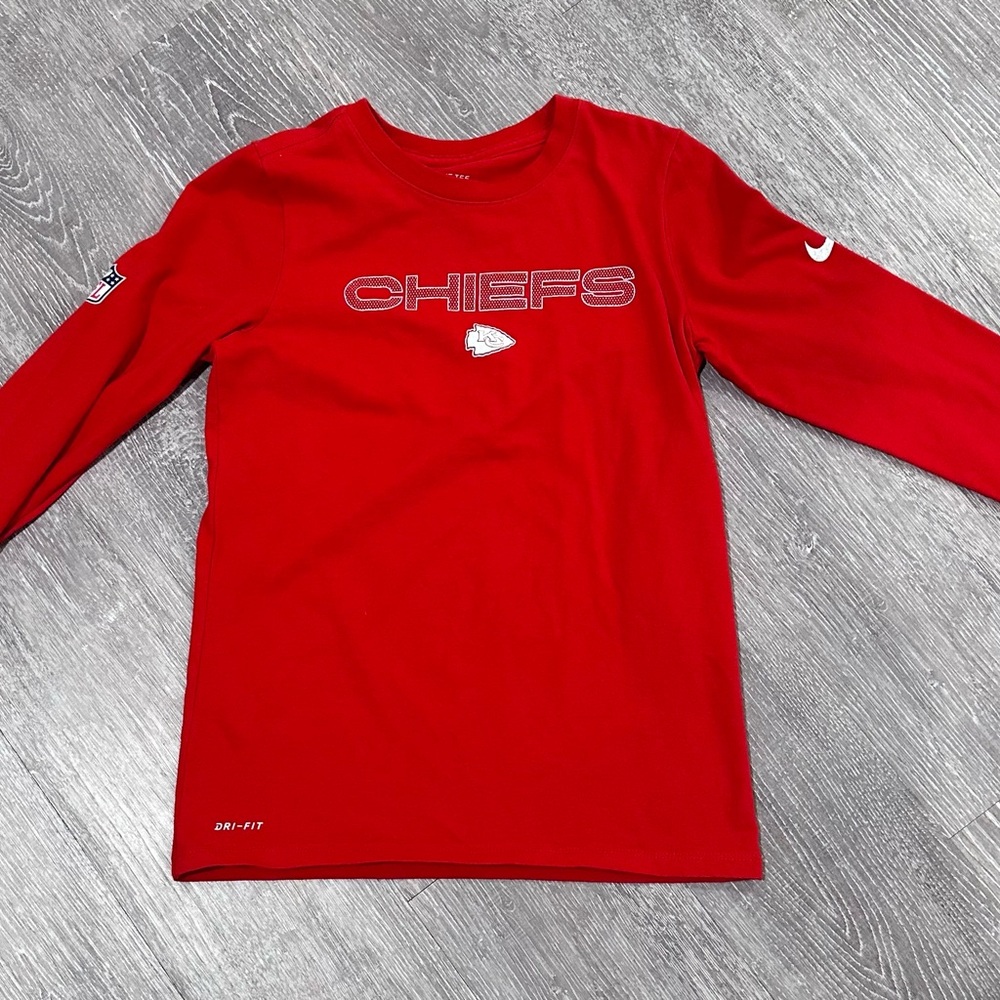 Boys Chiefs Nike shirt